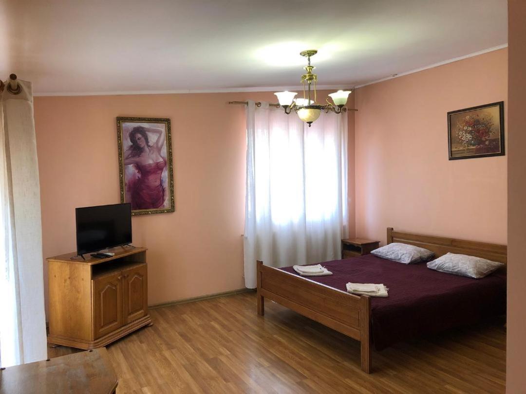 Hotel Nikolet Μουκάτσεβο Εξωτερικό φωτογραφία