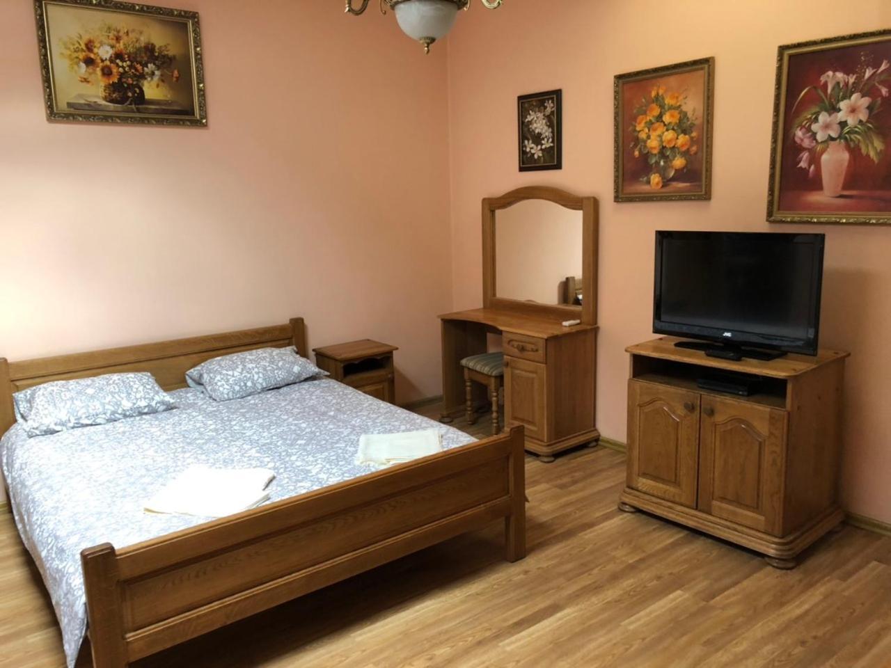 Hotel Nikolet Μουκάτσεβο Εξωτερικό φωτογραφία